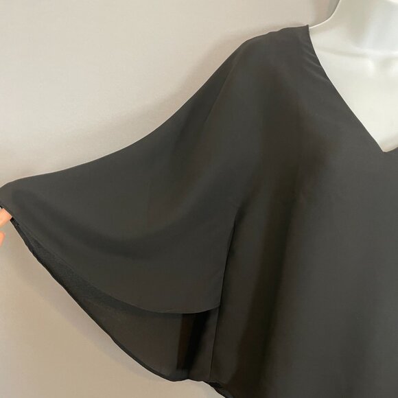 Jealous Tomato Top Capelet Style Blouse Black Women Size Small Flowy V-Neck‎ - Picture 7 of 10